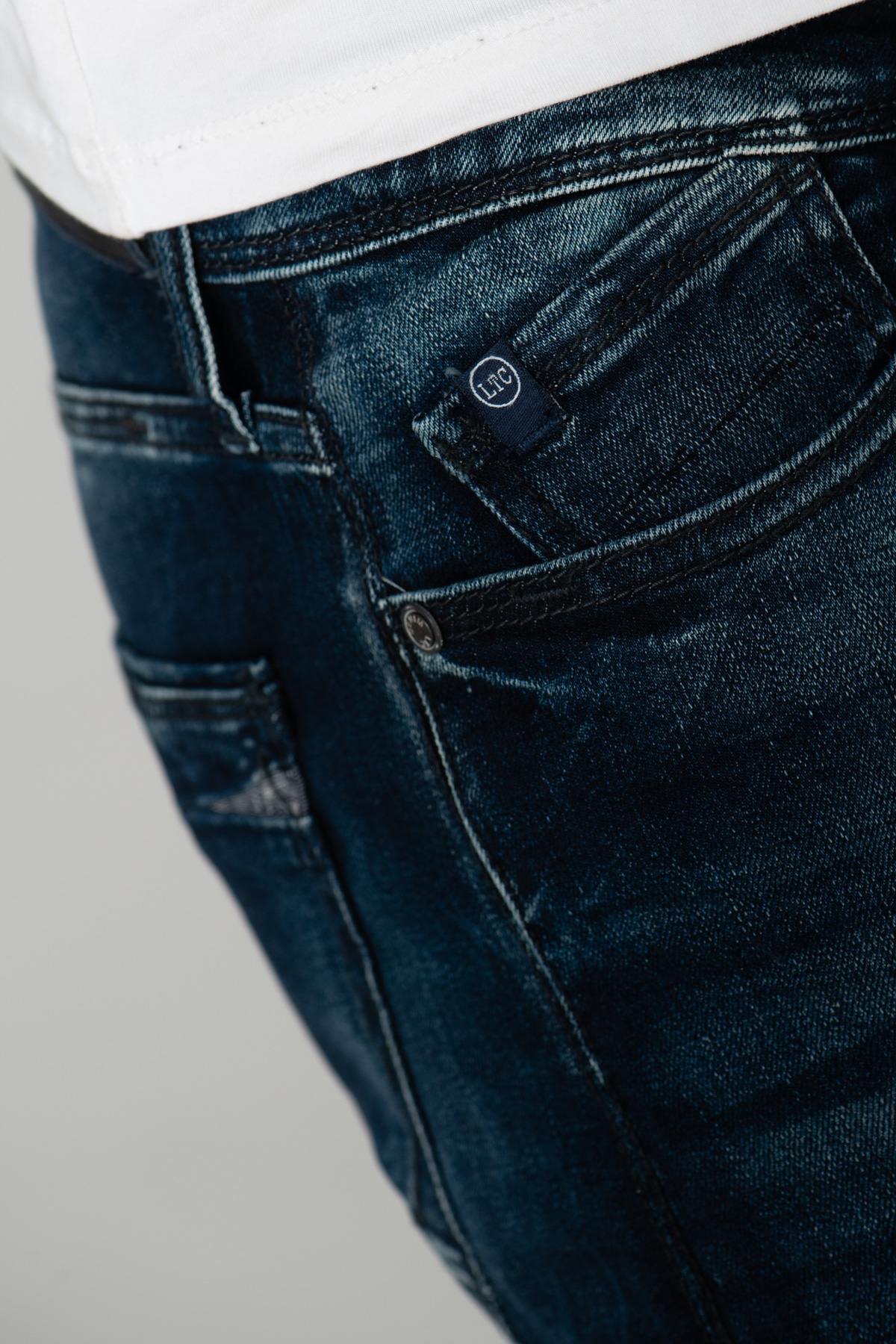 Men's washed blue jeans - Image n°4
