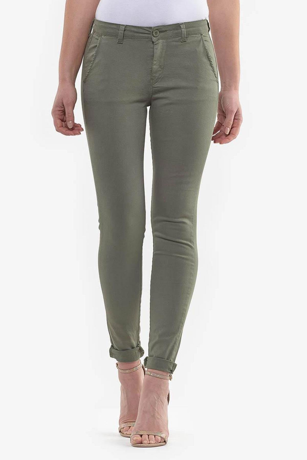 Slim fit khaki chinos with floral belt - Image n°5