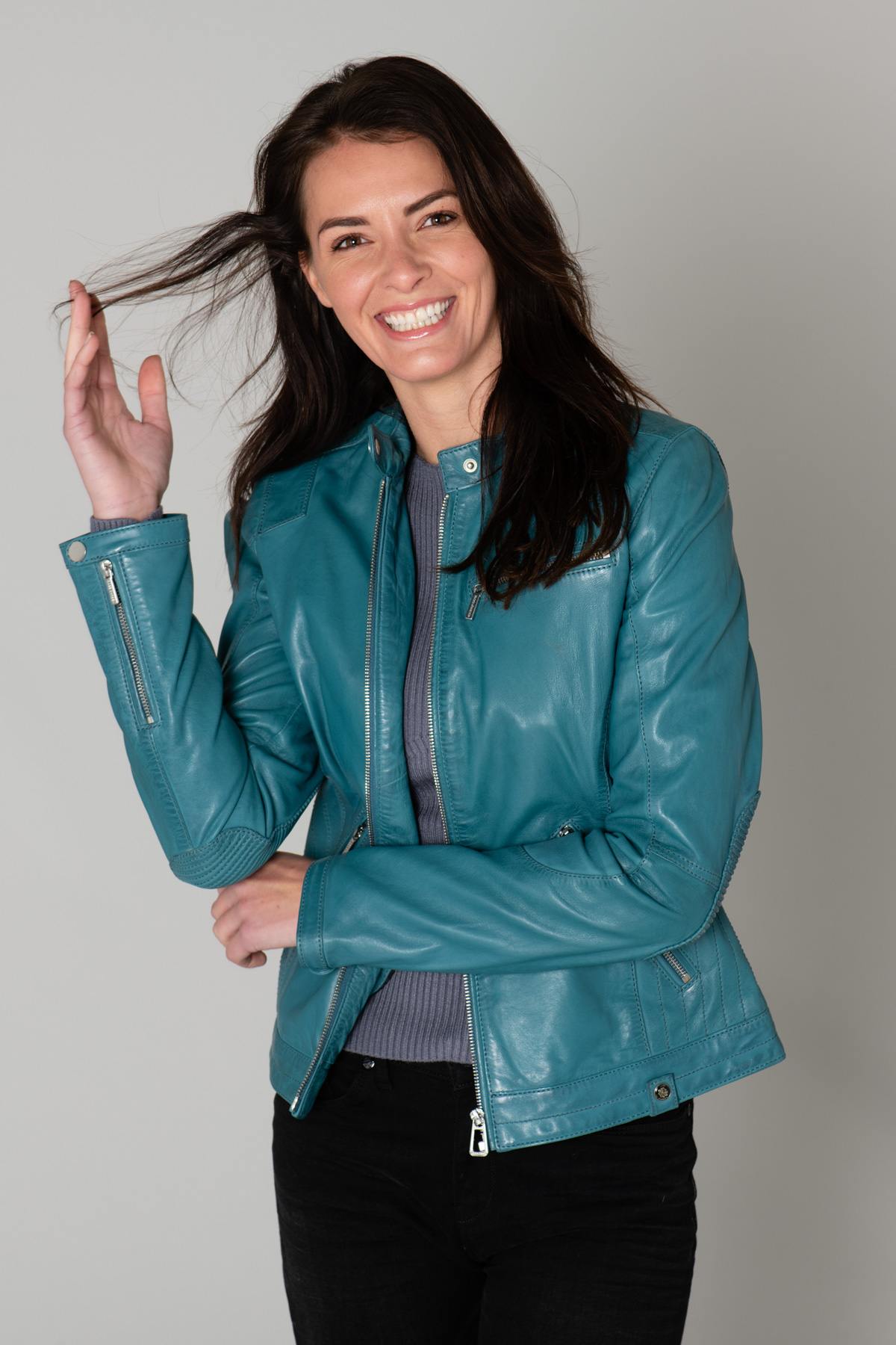 Turquoise blue leather jacket - Image n°3