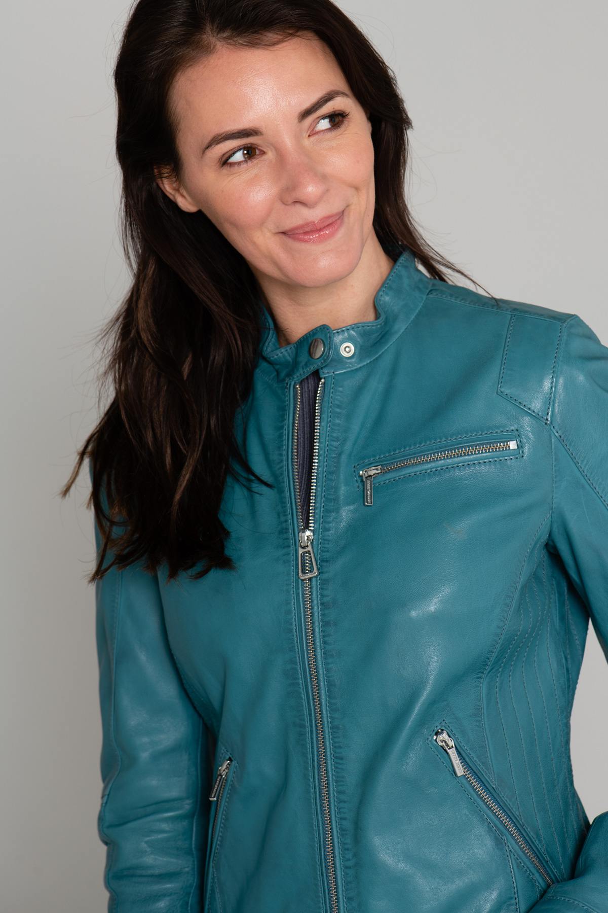 Turquoise blue leather jacket - Image n°8