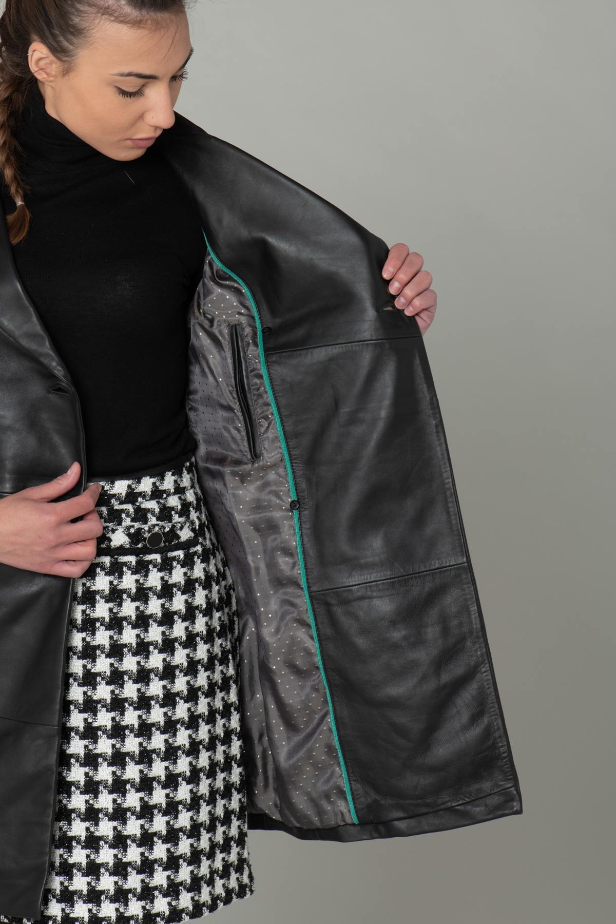 Long black leather trench jacket - Image n°5