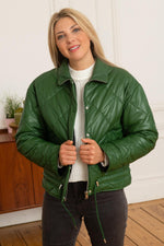 Oakwood's emerald jacket in quilted sheepskin with a shirt collar. - Image n°1