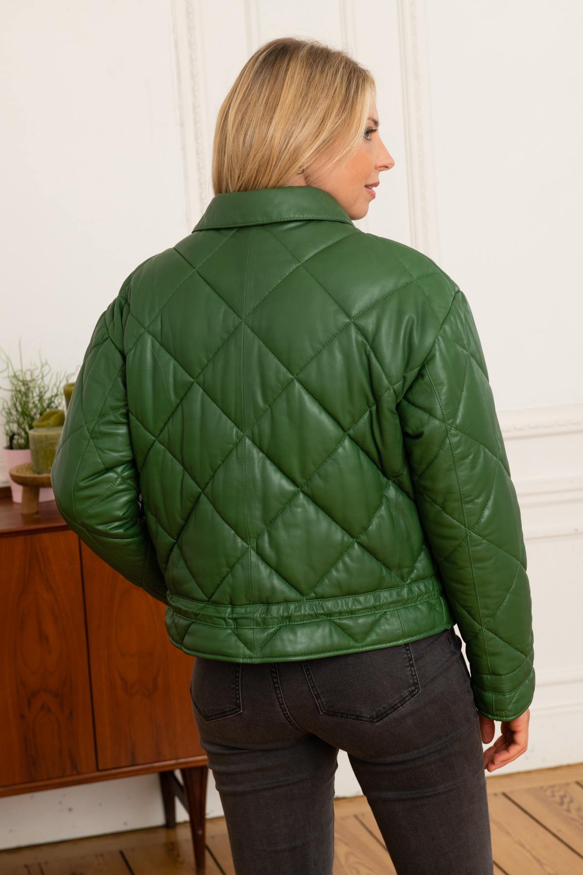 Oakwood's emerald jacket in quilted sheepskin with a shirt collar. - Image n°5