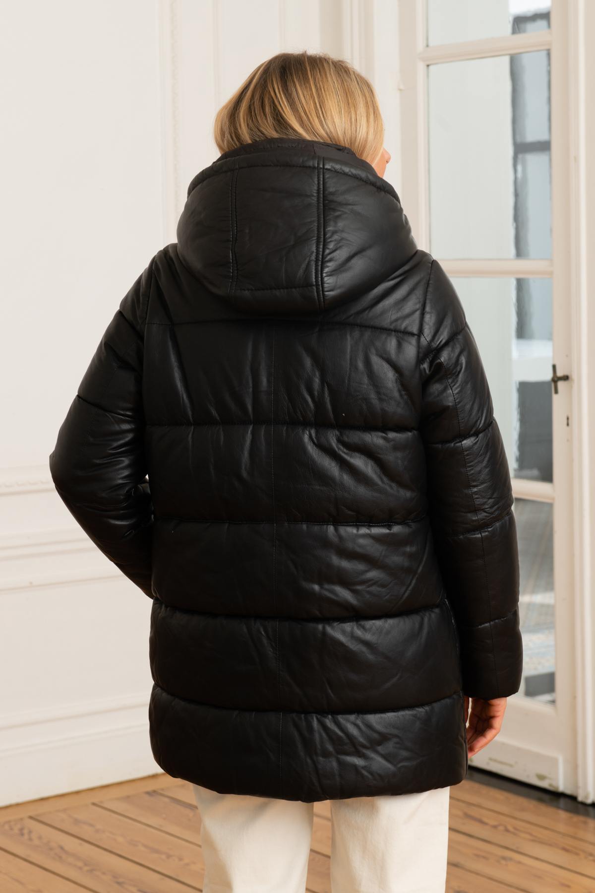 Oakwood's matte black sheepskin leather jacket with detachable hood. - Image n°5