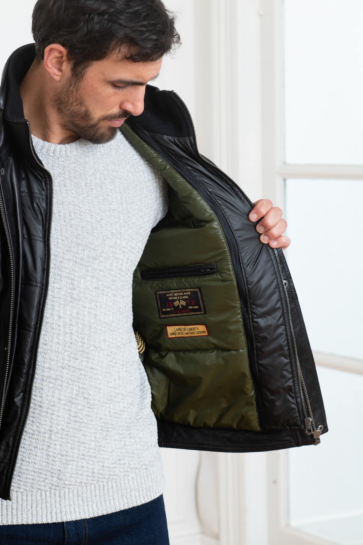 Black sheepskin jacket by Daytona, quilted lining for cold weather. - Image n°3