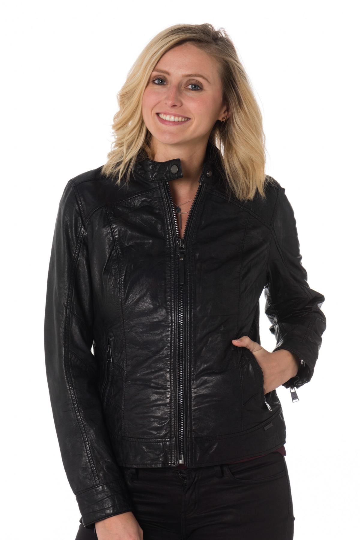 Tailored black lambskin jacket with biker collar and zipped pockets. - Image n°3