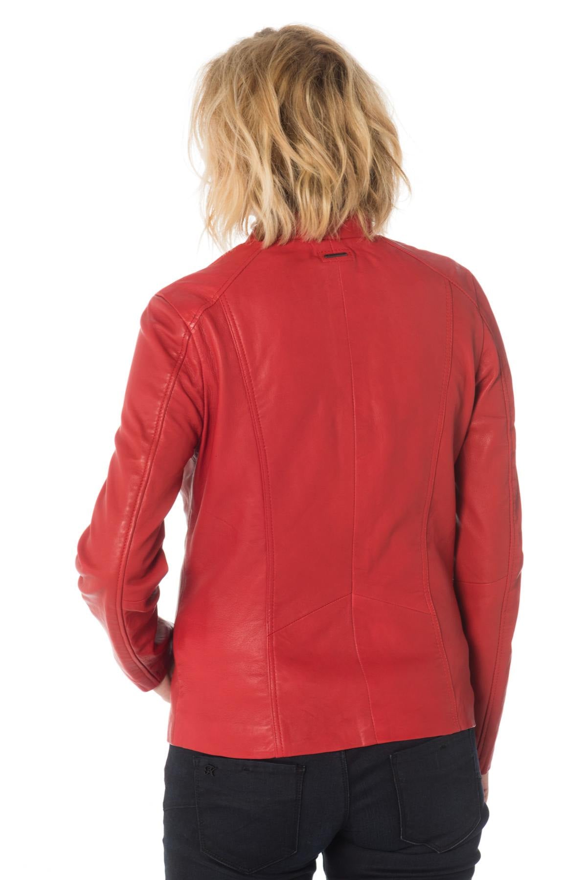 Red sheepskin jacket, slimfit for curves, stretch lining for comfort. - Image n°5