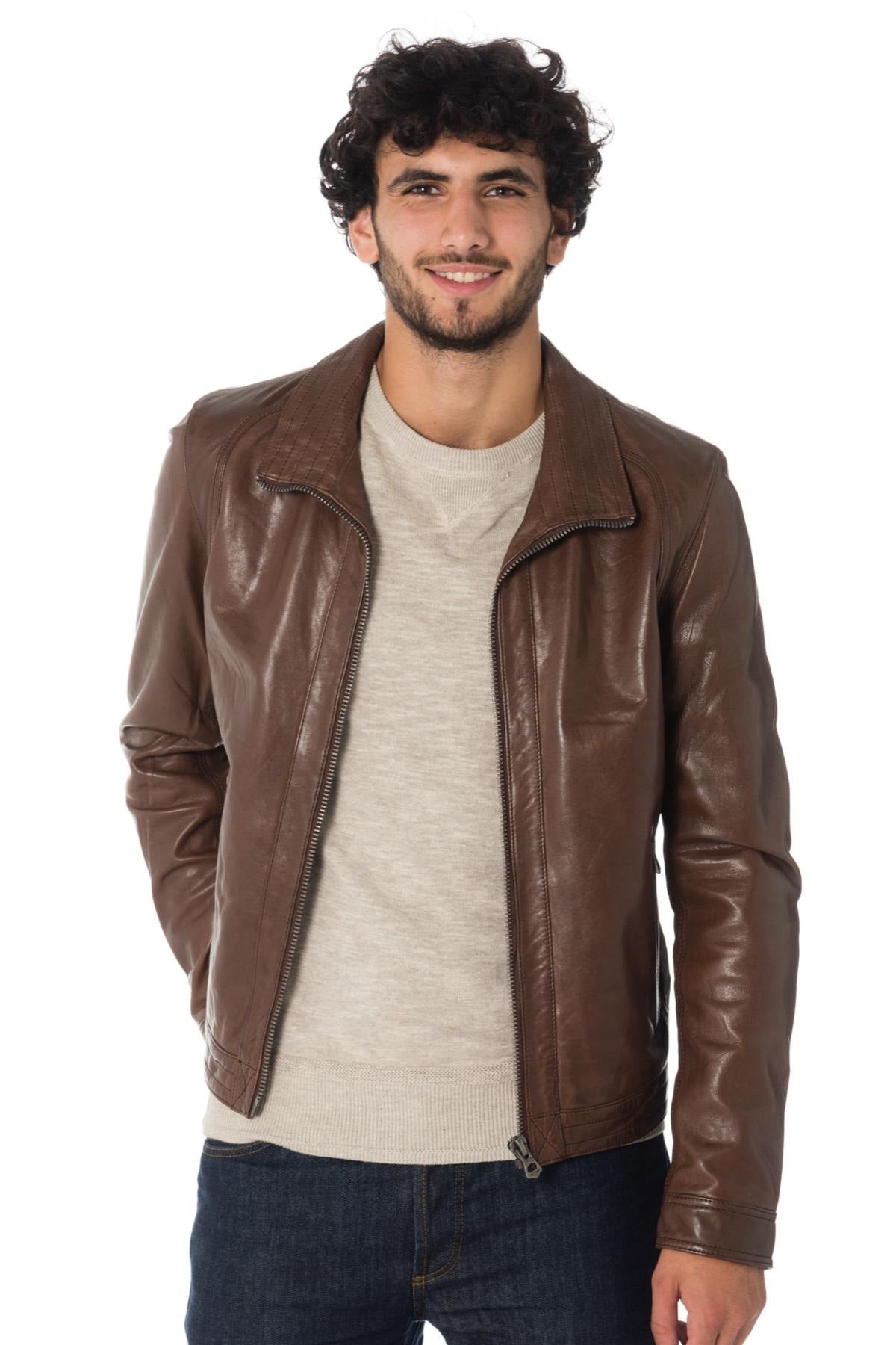 Daytona's bison lambskin jacket, straight-cut for timeless elegance. - Image n°3