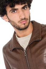 Daytona's bison lambskin jacket, straight-cut for timeless elegance. - Image n°7