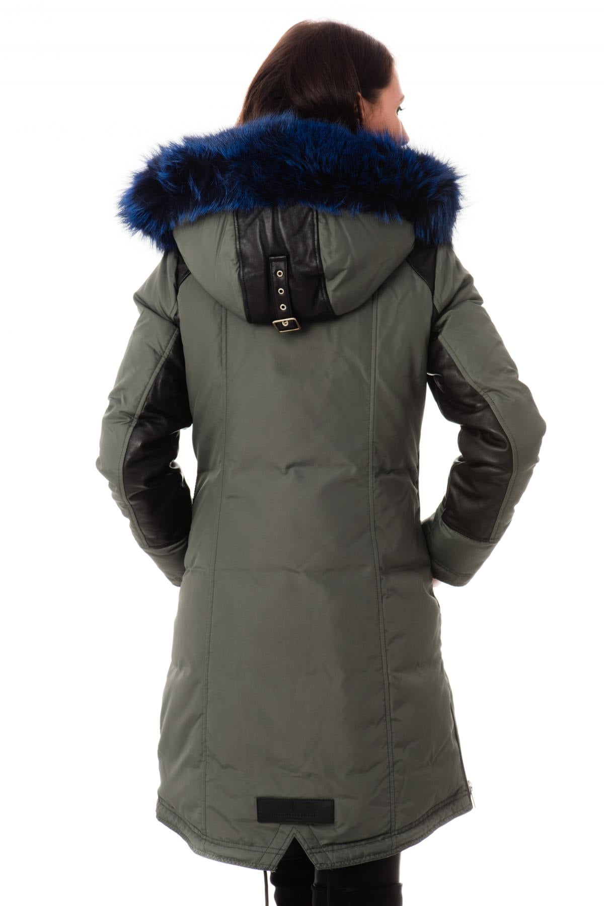 A military-blue jacket with lambskin details and a waterproof shell. - Image n°4