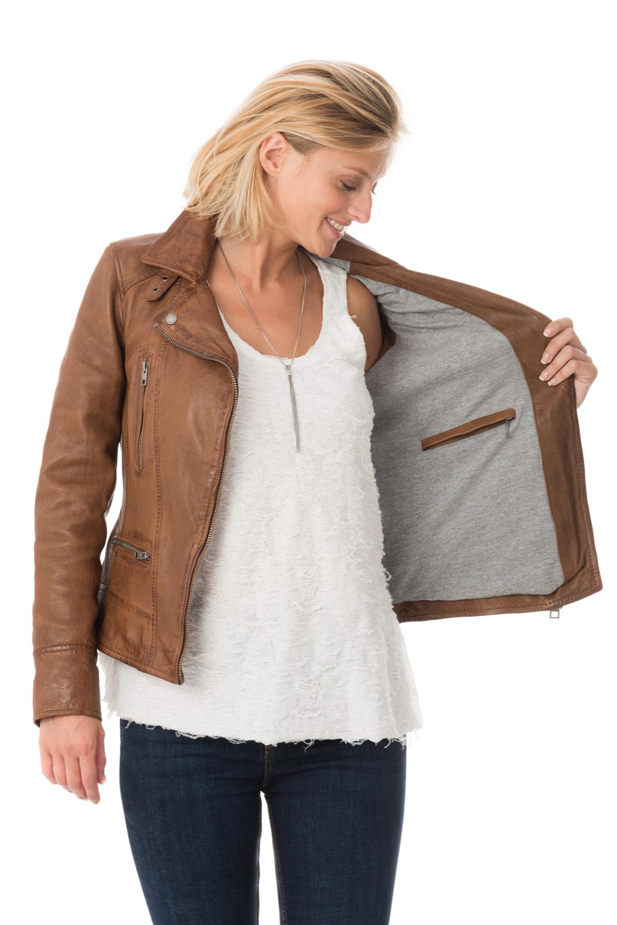 Slim tan lambskin biker jacket with a vintage, feminine fit. - Image n°9