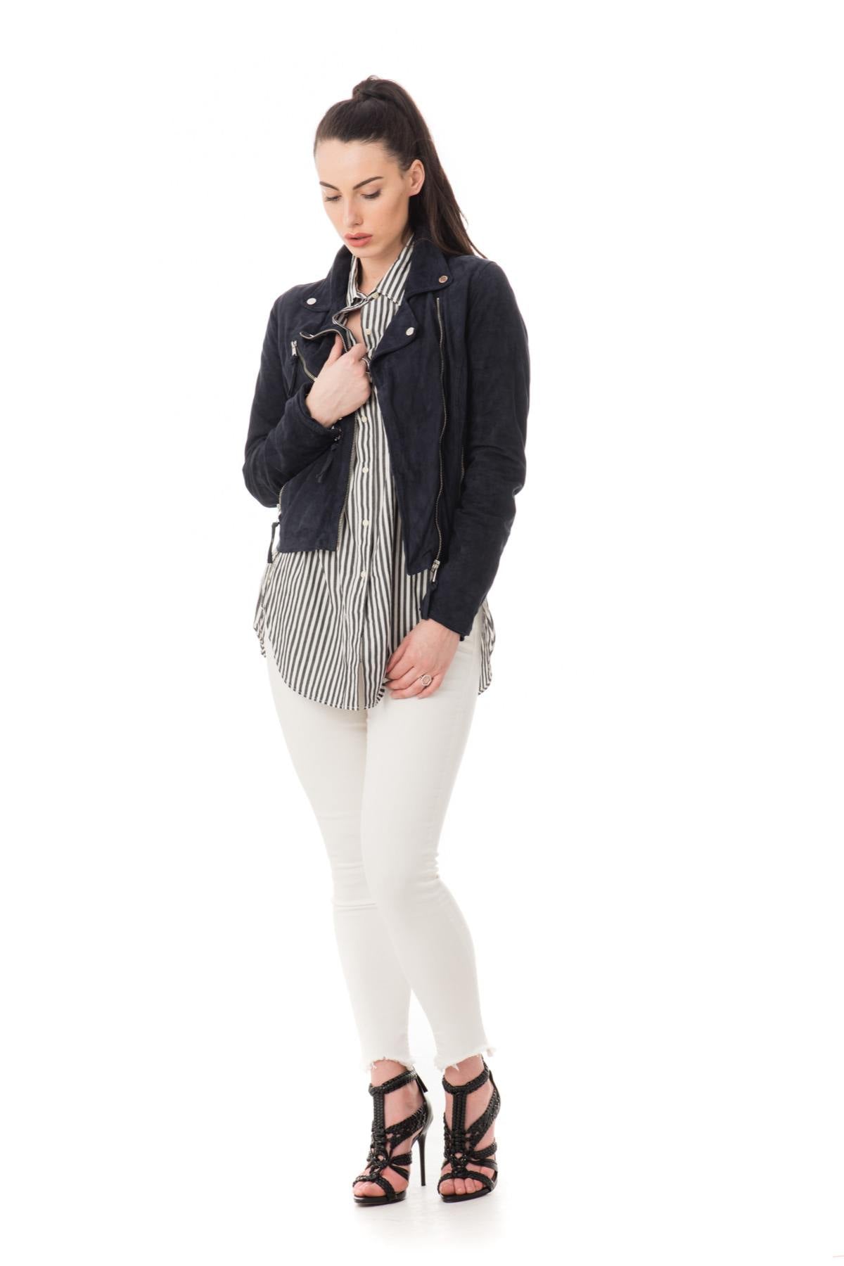 Soft navy suede goatskin biker jacket, lightweight and fluid. - Image n°2