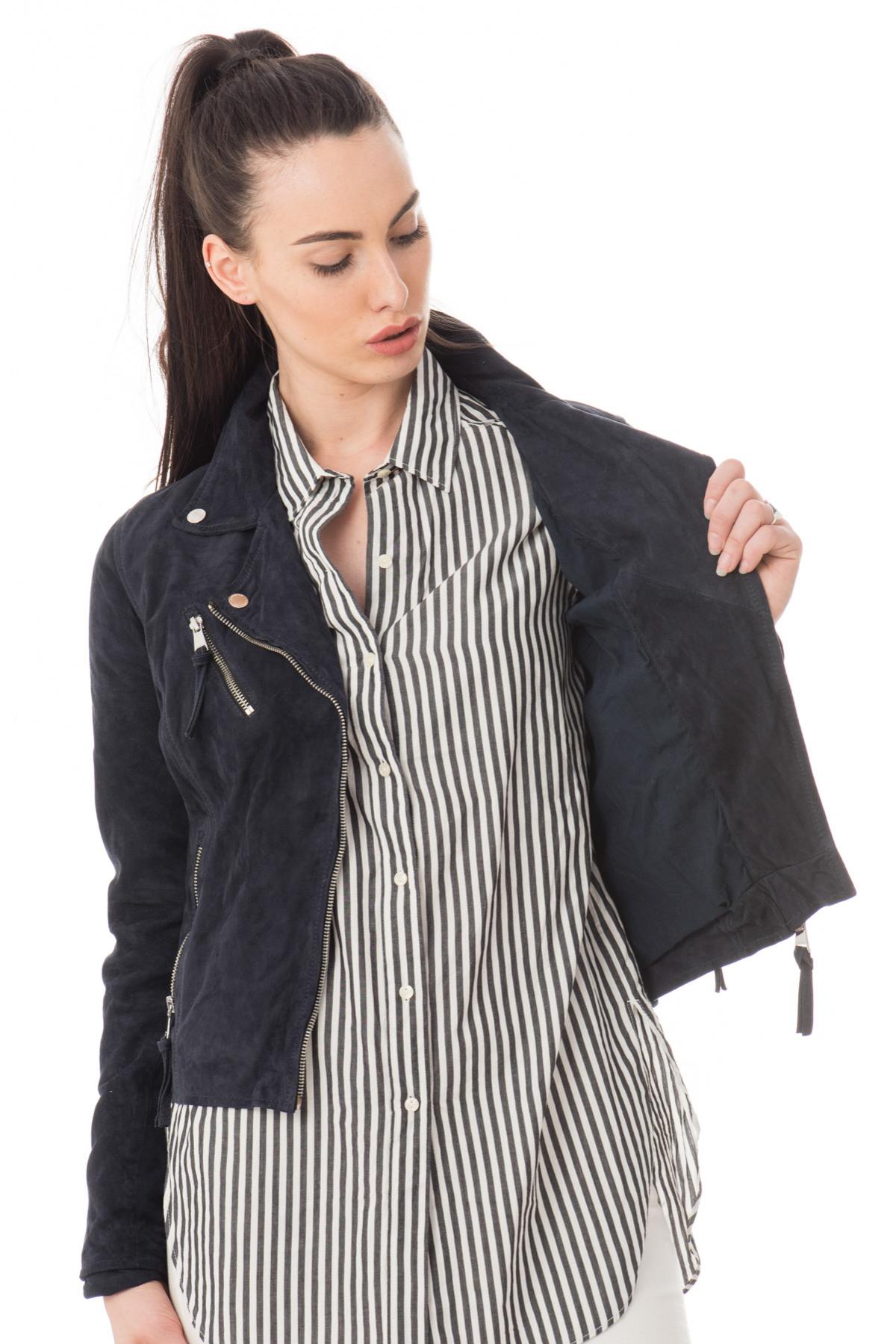 Soft navy suede goatskin biker jacket, lightweight and fluid. - Image n°6