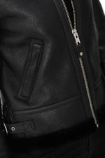 Schott's double-face sheepskin B-3 bomber-warm, durable, timeless. - Image n°10
