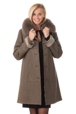 Turned sheep with fox fur - Image n°1