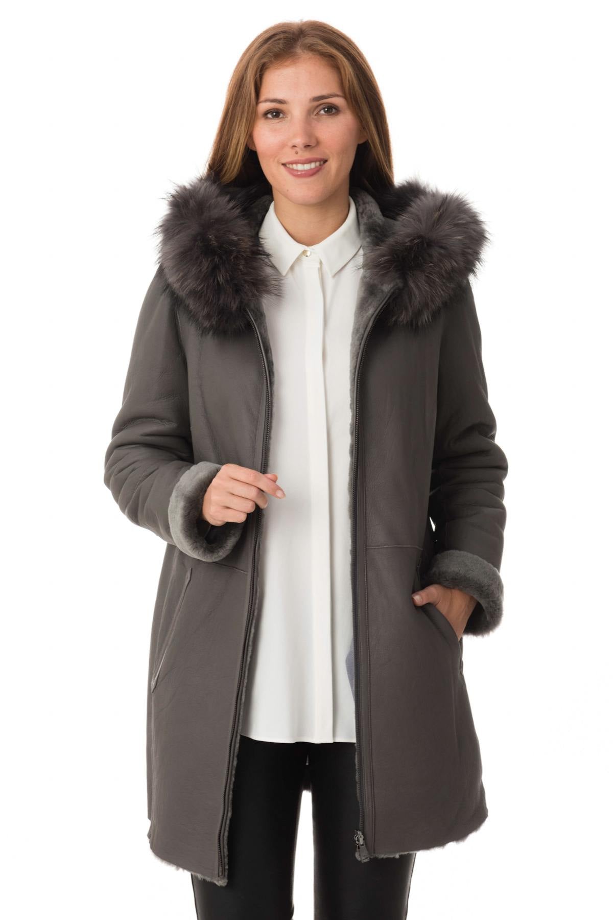 Coat in shearling and raccoon fur - Image n°5