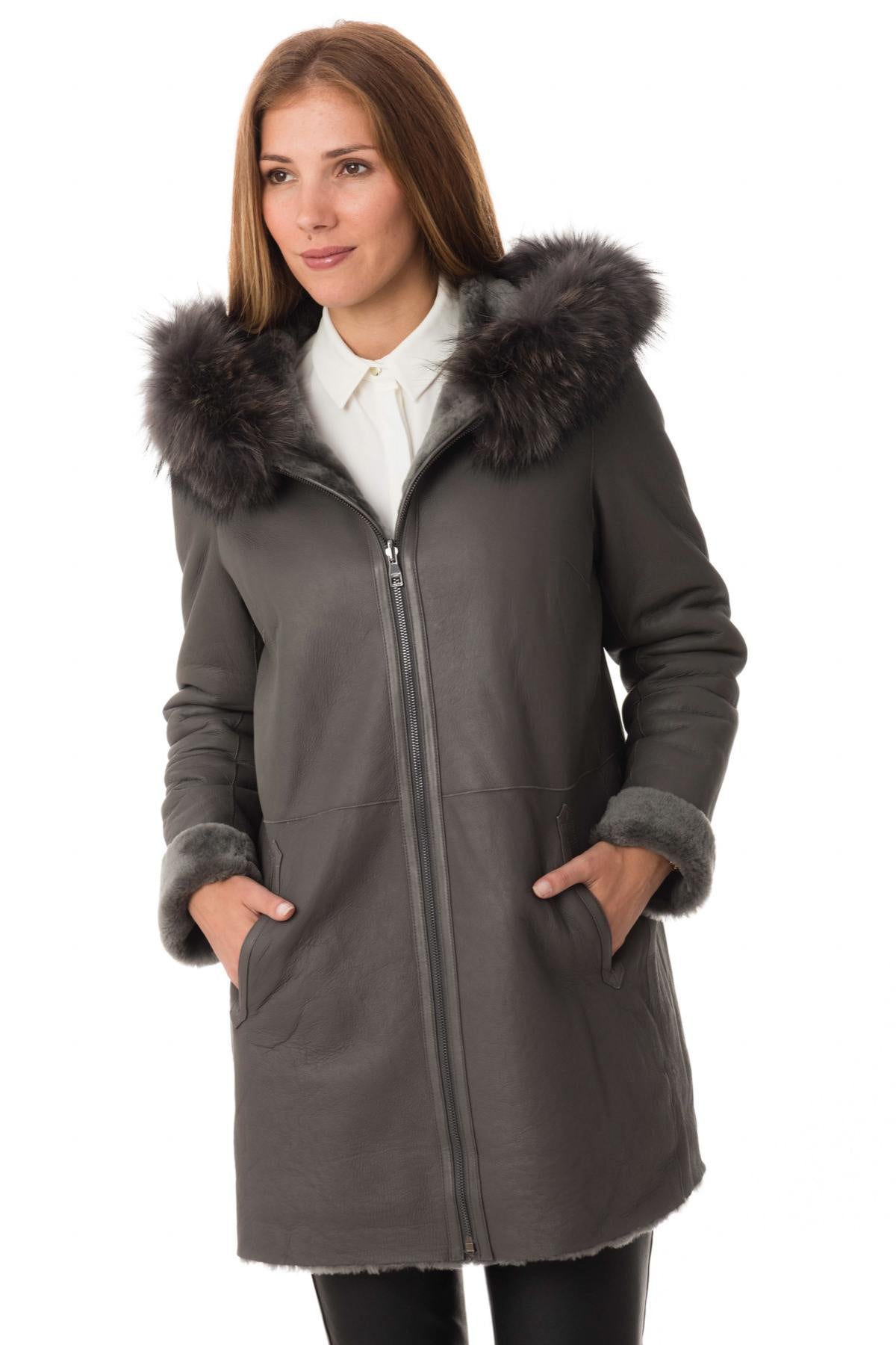 Coat in shearling and raccoon fur - Image n°1