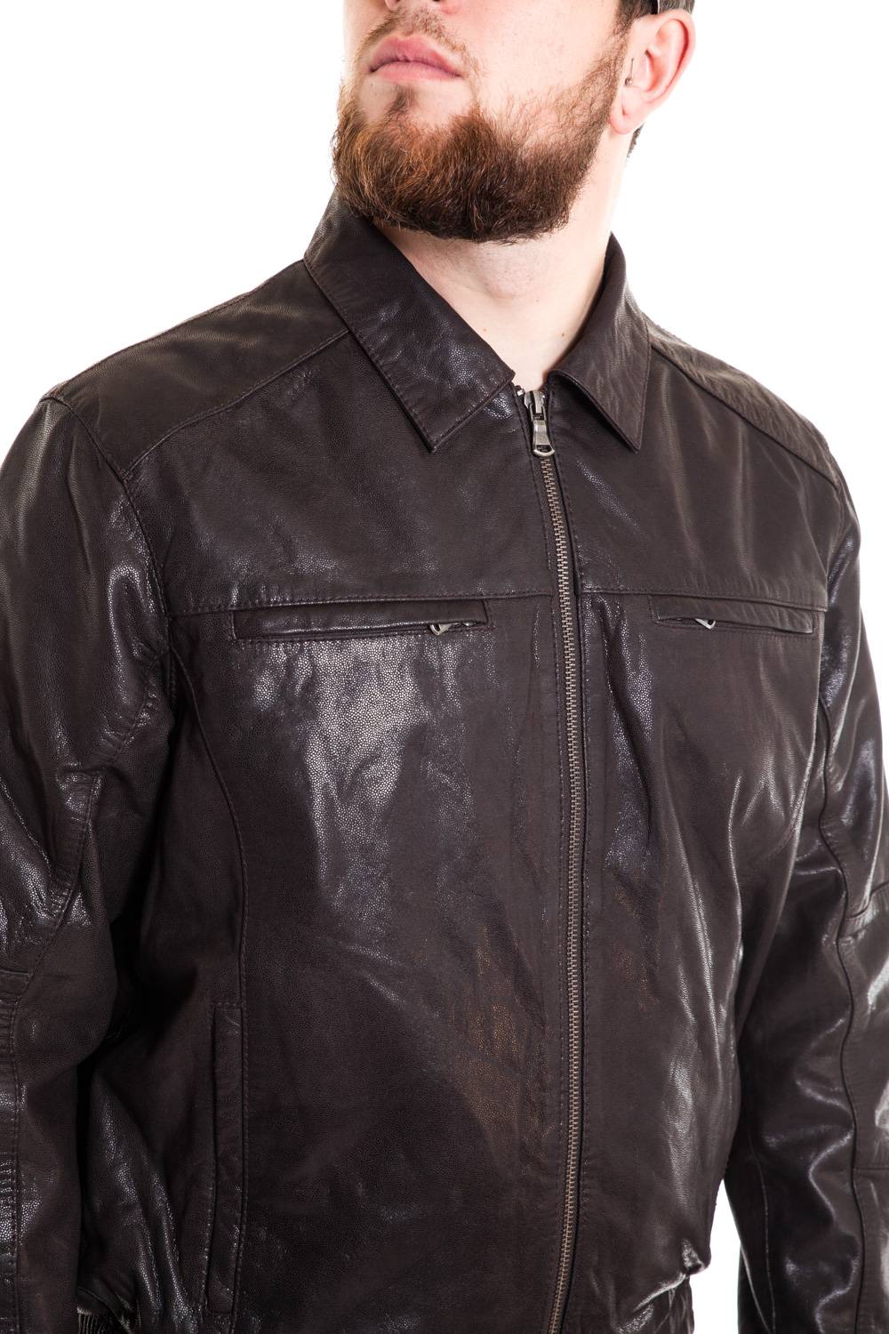 Aged buffalo leather in rich brown. Relaxed fit, timeless durability. - Image n°2