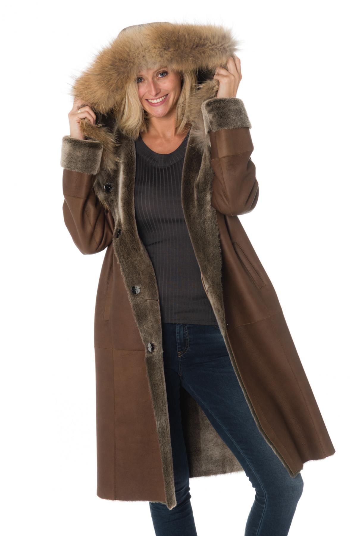 Shearling coat with raccoon-decorated hood - Image n°3