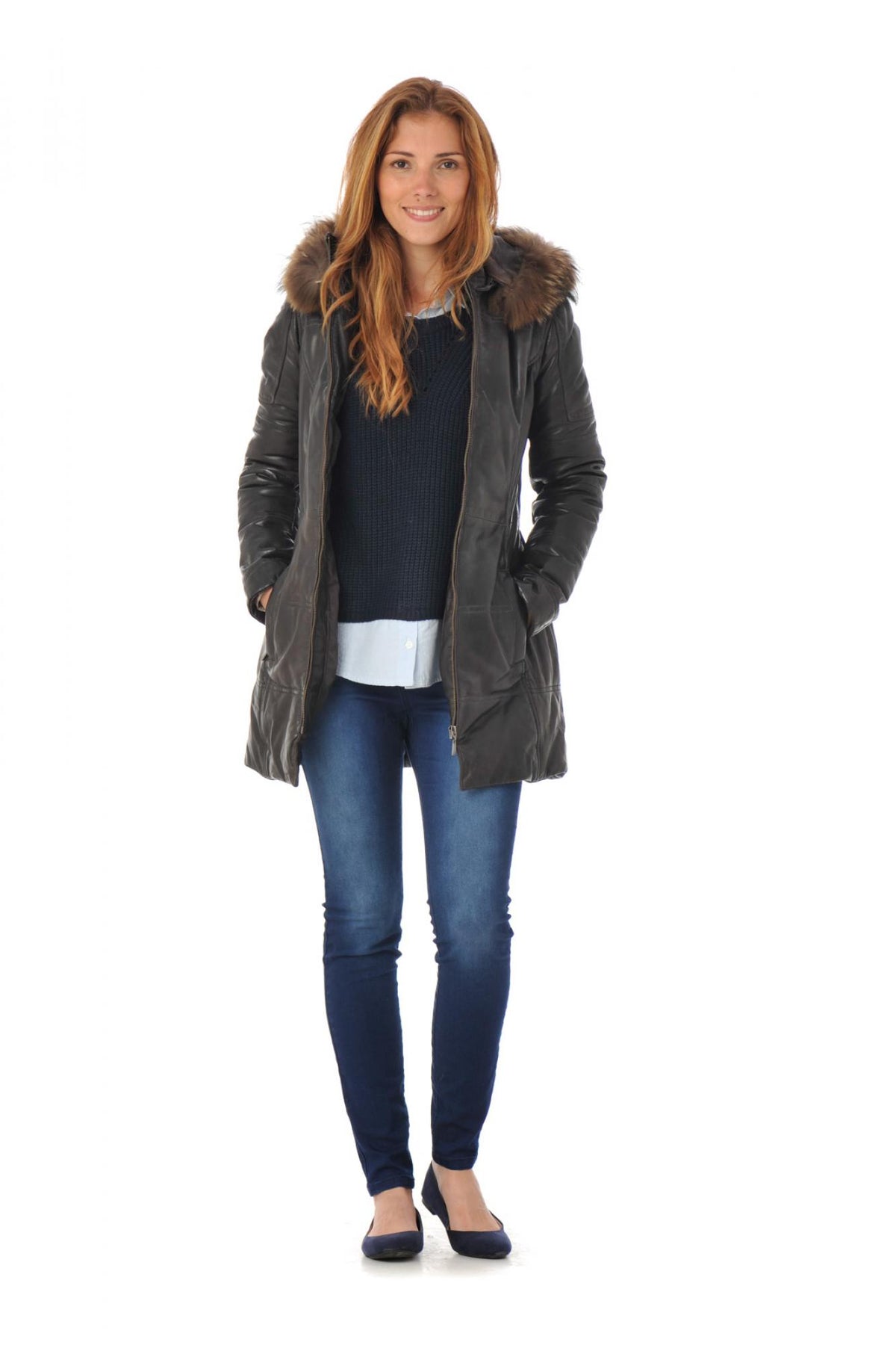 Reddish-brown lambskin coat with quilted warmth and fur-trimmed hood. - Image n°2