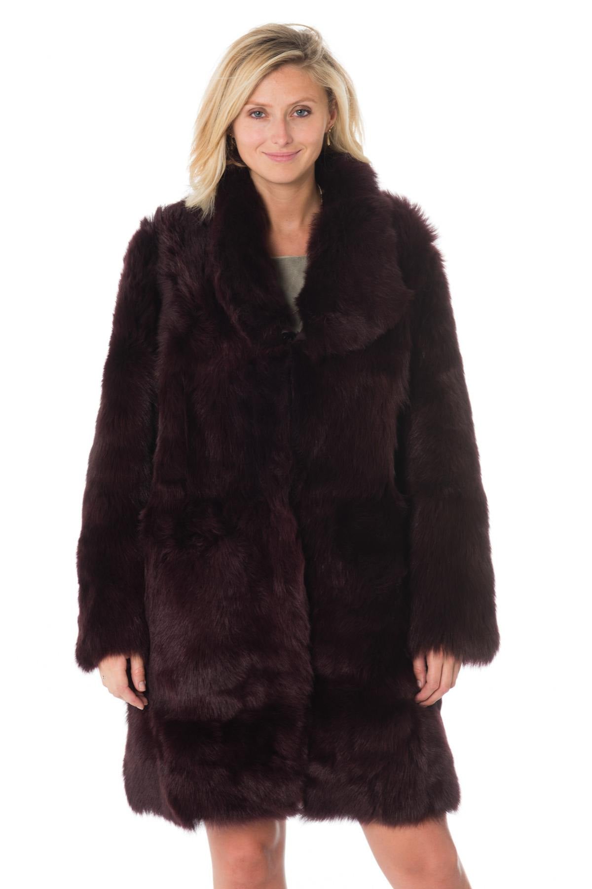 Reversible plum sheepskin coat, two styles in one for elegance. - Image n°2