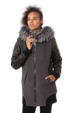 Wool-cashmere anthracite coat with lambskin sleeves. Detachable hood. - Image n°6