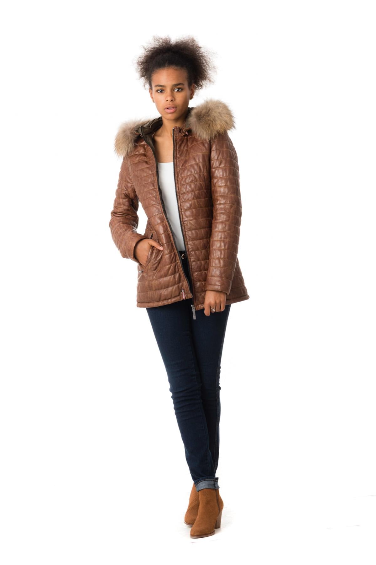 Quilted shearling in aged cognac, lightweight yet warm for winter. - Image n°5