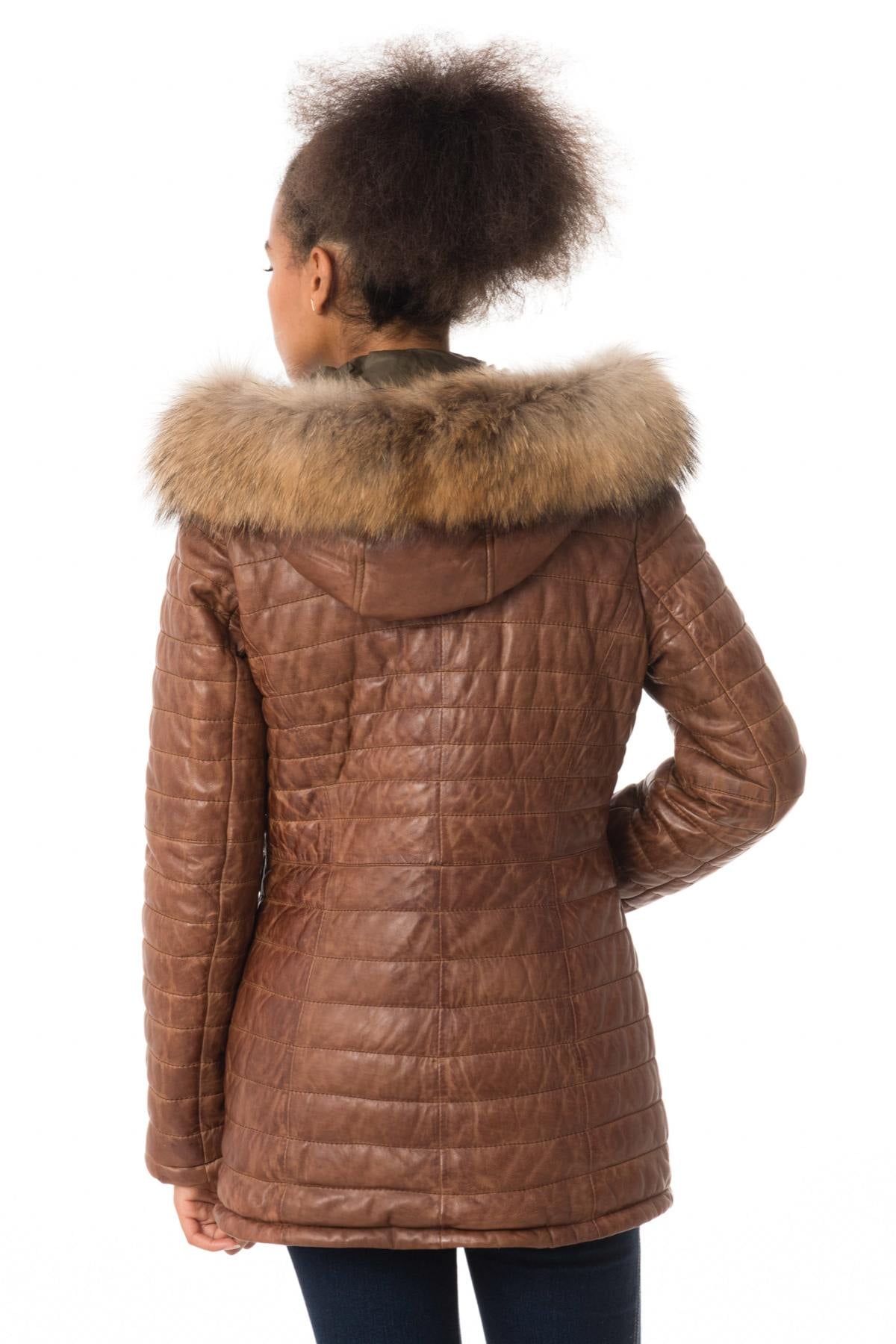 Quilted shearling in aged cognac, lightweight yet warm for winter. - Image n°6