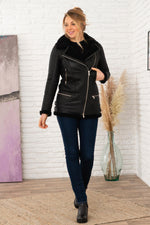 Cityzen's reversed sheepskin jacket: rock edge meets winter warmth. - Image n°2