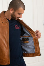 Soft lambskin in warm cognac, ideal for mid-season wear. - Image n°4