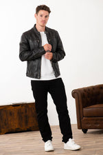 Daytona's black lambskin jacket, slim-cut for a timeless biker style. - Image n°3