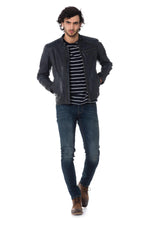 Midnight blue lambskin jacket with slim fit and quilted accents. - Image n°2