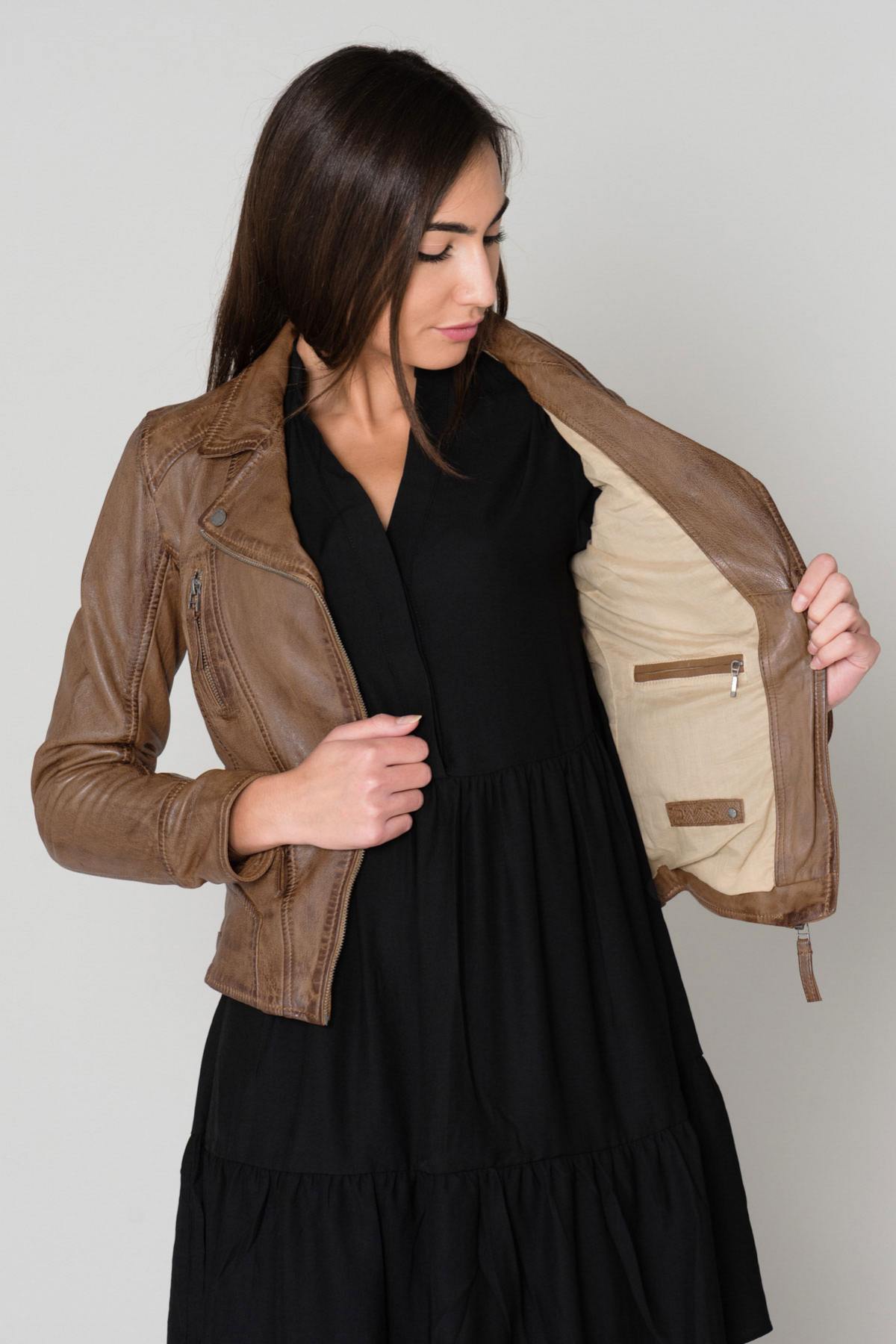 Aged cognac sheep leather, slim biker jacket: Oakwood's CAMERA 507. - Image n°7