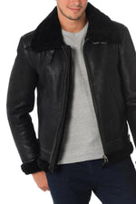 Redskins' Reagan Queenstown: a shearling bomber for vintage warmth. - Image n°1