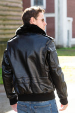 Schott's 184SM Black: A-2 jacket in naked cowhide. Fleece liner. - Image n°2
