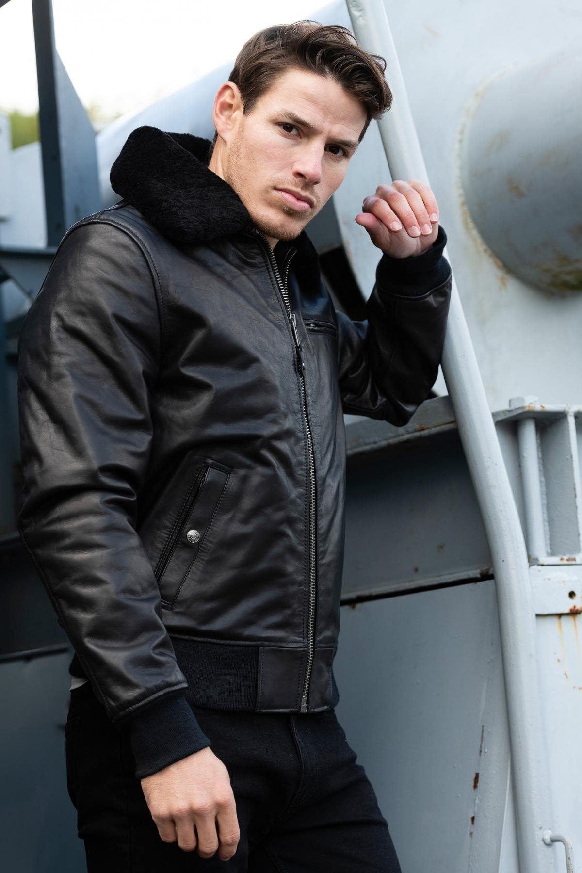 LC1380 Black by Schott-thick cowhide, shearling collar, zip-out liner. - Image n°5