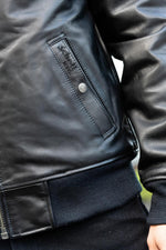 LC1380 Black by Schott-thick cowhide, shearling collar, zip-out liner. - Image n°3