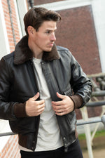 Schott's cowhide A-2 jacket. Fur collar, ribbed waist, vintage patina. - Image n°2
