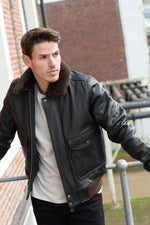 Schott's cowhide A-2 jacket. Fur collar, ribbed waist, vintage patina. - Image n°6