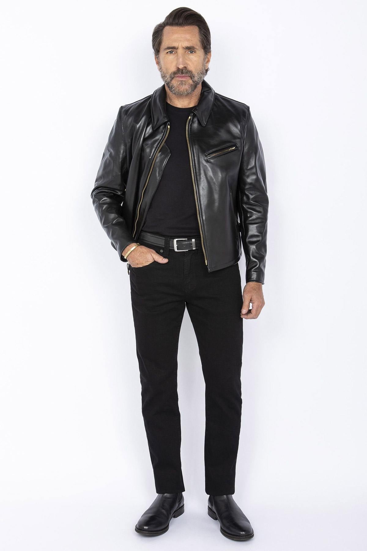 Schott 689H: glossy horsehide, aged brass, and a vintage biker cut. - Image n°2