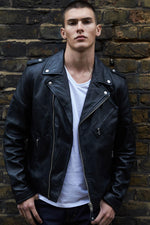 Matte lambskin LC1140 Perfecto: Schott's tailored biker classic. - Image n°9