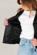 Schott's LCW1601D: a lambskin Perfecto with rock edge and sleek cut. - Image n°8
