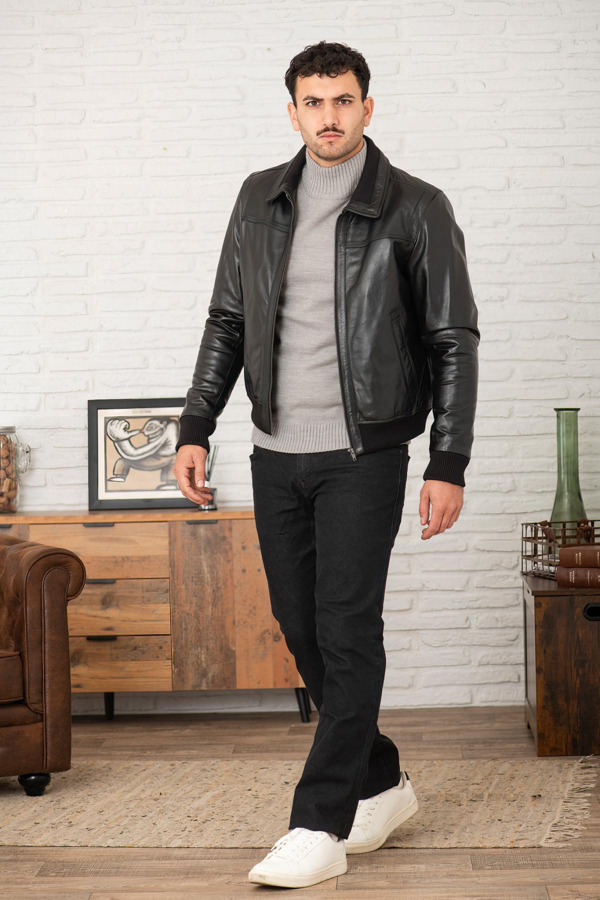 Black buffalo leather jacket with stand-up collar - Image n°2