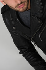 Thick washed lambskin leather, slimfit black biker jacket. - Image n°7