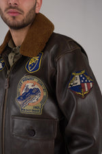 Schott's aviator-inspired lambskin bomber with detachable shearling collar.Warm, aged finish for timeless style. - Image n°8