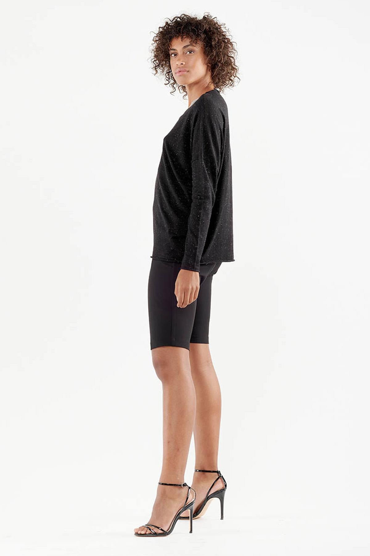 Women's dangling V-neck sweater - Image n°2