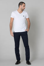 Men's plain white V-neck t-shirt - Image n°3