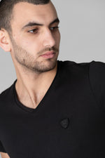 Plain black V-neck t-shirt - Image n°4