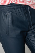 Blue leather pants with elastic waist - Image n°4