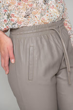 Elastic waist genuine leather pants - Image n°4